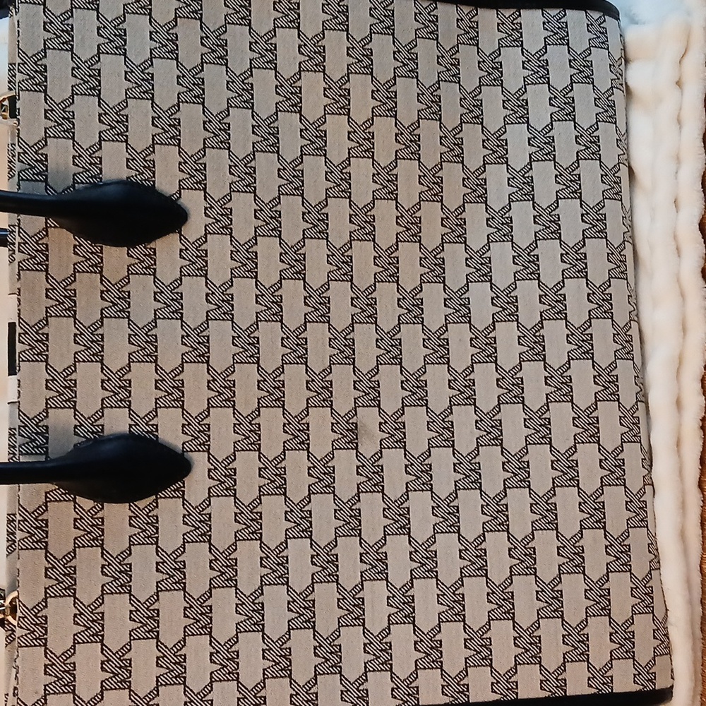 MICHAEL Michael Kors Black and Cream Tote - Picture 5 of 6